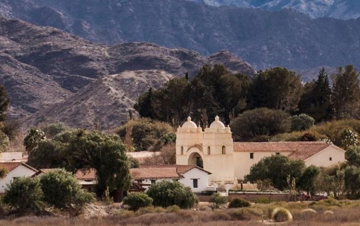 El pueblo colonial detenido en el tiempo que está sobre la Ruta 40