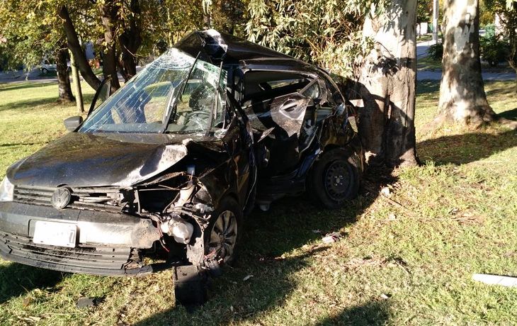 Trágico accidente: se mató tras chocar contra un poste