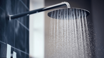 El truco casero para dejar la mampara del baño como nueva y sin utilizar productos químicos El truco casero para dejar la mampara del baño como nueva y sin utilizar productos químicos