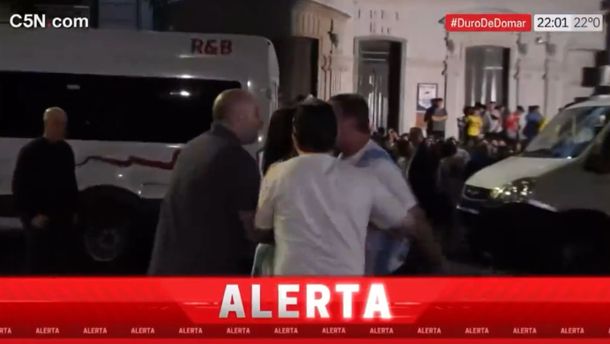 Ramiro Marra y un diputado libertario, a las piñas en el acto de cierre de Javier Milei