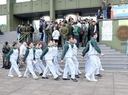 gendarmes ofrecen su pase a disponibilidad por dignidad gendarmes ofrecen su pase a disponibilidad por dignidad