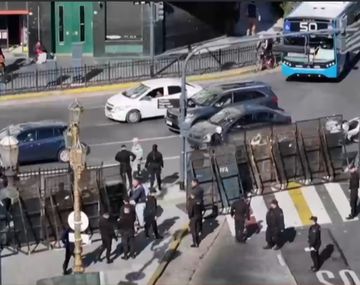 Nueva movilización de jubilados frente a un Congreso blindado por las fuerzas