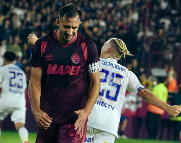 Santiago Ascacibar celebra el primer gol de Boca