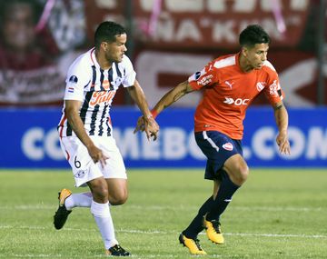 Libertad vence en la ida de la semifinal de la Sudamericana a Independiente por la mínima