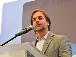 Lacalle Pou admitió un abuso, pero descartó corrupción en la CTM de Salto Grande. Lacalle Pou admitió un abuso, pero descartó corrupción en la CTM de Salto Grande.