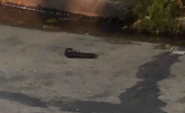 Un policía fue asaltado y mató con 12 tiros a dos motochorros que usaban armas falsas: está detenido