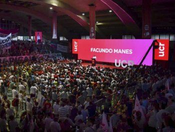 Clausuraron el microestadio de Ferro tras el acto de Manes