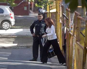 Cristina Kirchner ingresando a Comodoro Py