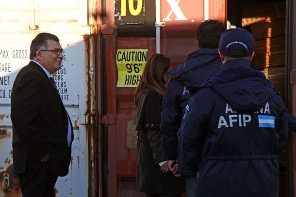 AFIP allanó la empresa de un multimillonario por evasión y fuga de divisas