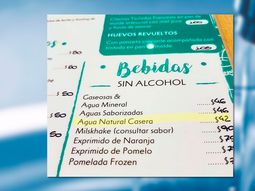 La receta detrás de la polémica agua natural casera que vende un bar
