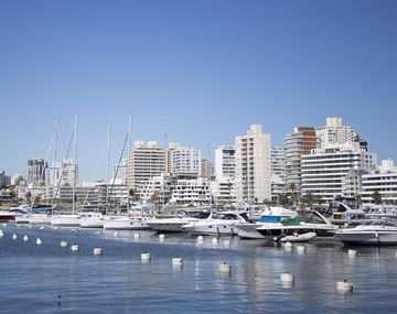 Verano 2021: Uruguay analiza protocolos para recibir a turistas argentinos