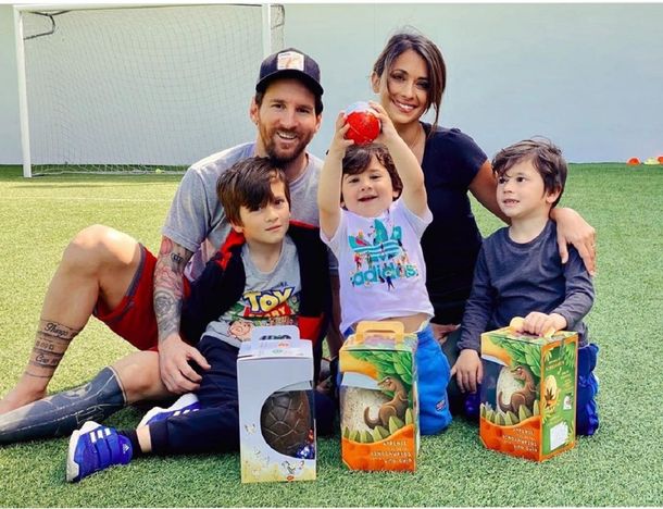 Lionel Messi y Antonela desearon felices pascuas con una foto familiar