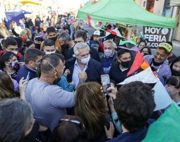 Alberto escuchó de primera mano las preocupaciones de los vecinos de Ensenada