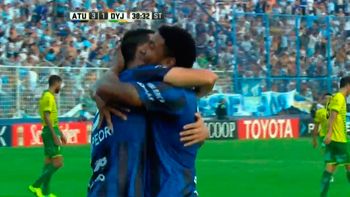 atletico tucuman derroto a defensa y sigue peleando el torneo atletico tucuman derroto a defensa y sigue peleando el torneo