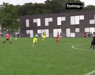El increíble golazo que hizo un arquero del fútbol suizo