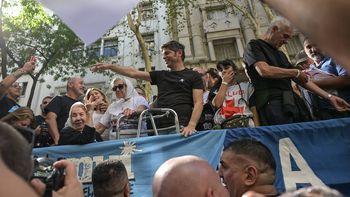 Axel Kicillof en Plaza de Mayo. Axel Kicillof en Plaza de Mayo.