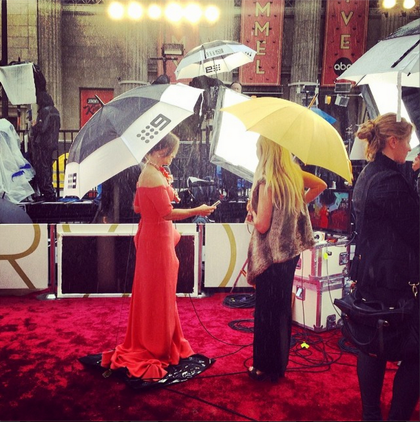 Todo listo para los Oscar a pesar de las fuertes lluvias
