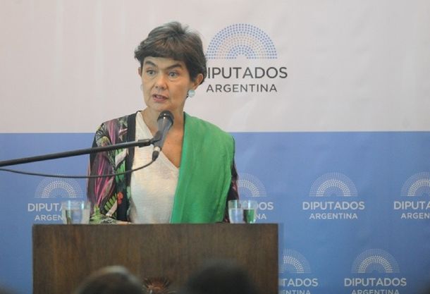 Picantes cruces y fuertes declaraciones contra la Iglesia en el debate por el aborto en el Senado