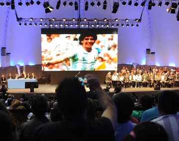 Cristina lanzó DeporTV y defendió el Fútbol para Todos