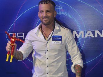 Juan de Gran Hermano ayudó a una fan en la calle y el video es viral