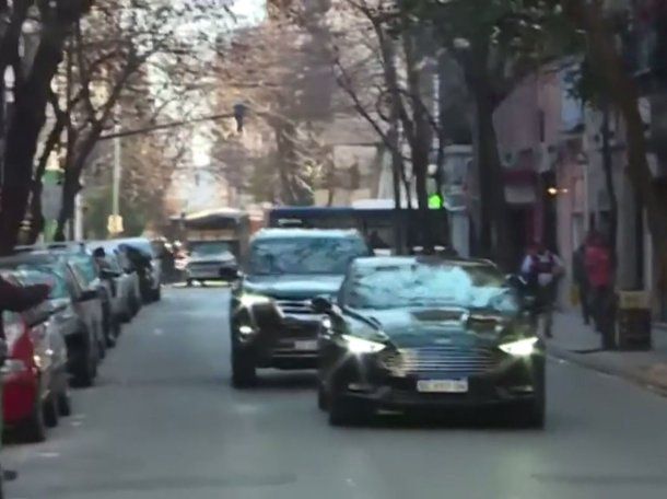 Así llegó Cristina Kirchner a la sede del PJ a la espera del posible fallo de la Corte Suprema