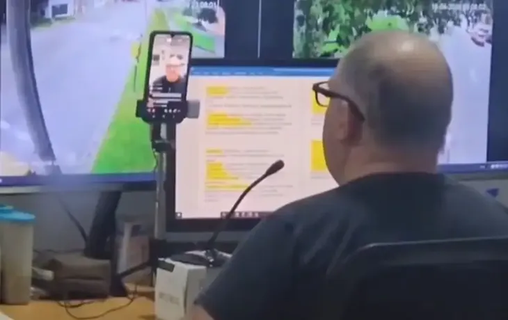 El empleado municipal fue captado&nbsp; transmitiendo en Tiktok en horario laboral.