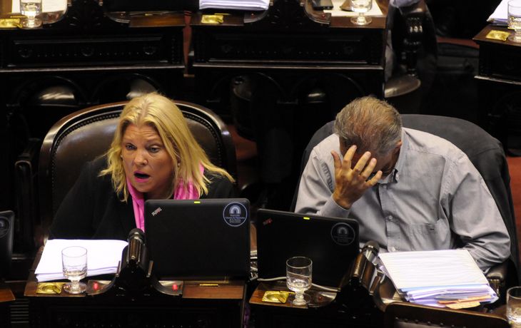 Carrió fue a la Justicia por el supuesto pacto espurio