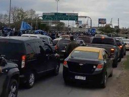 Caos en la autopista Buenos Aires-La Plata por un corte de hinchas de San Telmo