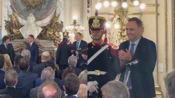 Manuel Adorni estuvo presente en la jura de Diego Santilli como jefe de Gabinete. Manuel Adorni estuvo presente en la jura de Diego Santilli como jefe de Gabinete.