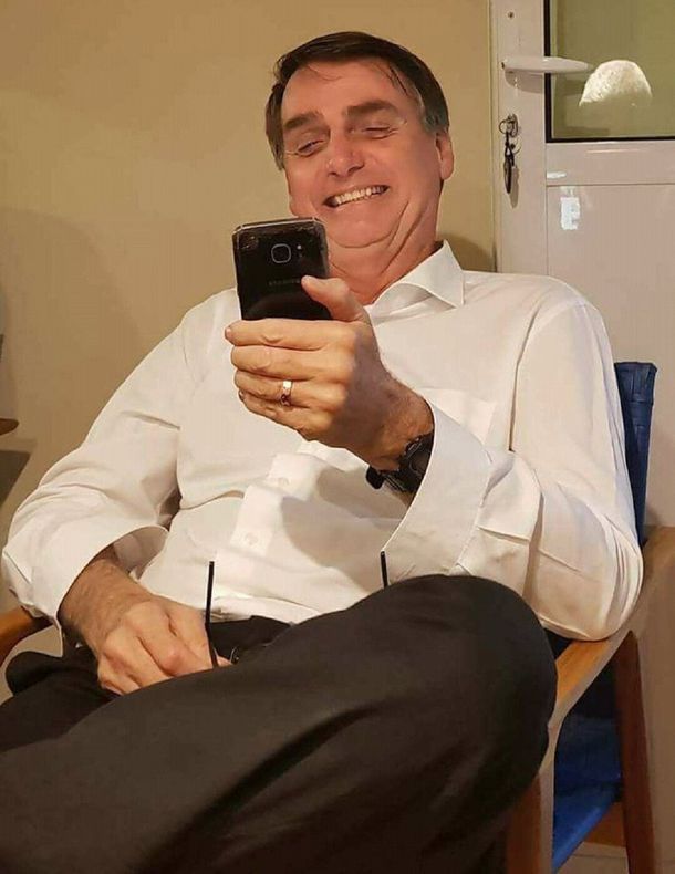 Jair Bolsonaro se fortaleció gracias a las fake news difundidas por WhatsApp