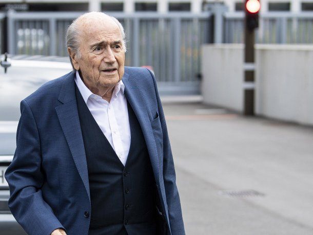 Joseph Blatter no declaró en el primer día del juicio por fraude