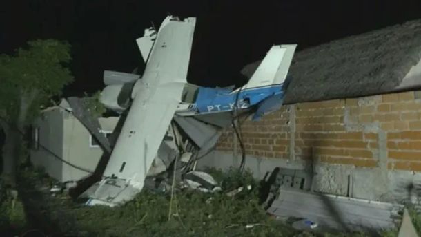 El antecedente de otro accidente en San Fernando: una avioneta se estrelló sobre el techo de una casa