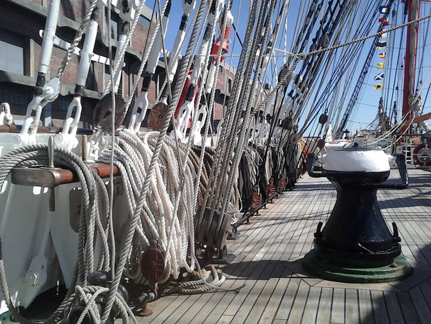 Amarró en Ushuaia el segundo velero más grande del mundo