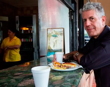 Calor, melancolía y terapia: el día que Anthony Bourdain estuvo en Buenos Aires