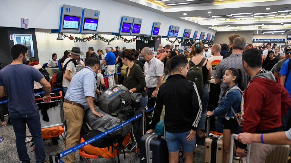 Suspendieron vuelos en Aeroparque por el mal tiempo en la Ciudad