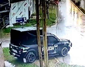 Insólito: un ladrón robó un kiosco delante de un patrullero