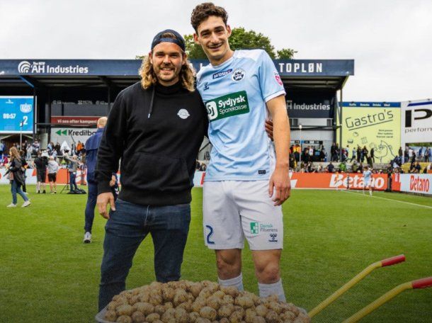 El insólito premio al mejor jugador en Dinamarca que compite con los regalos de Chiqui Tapia