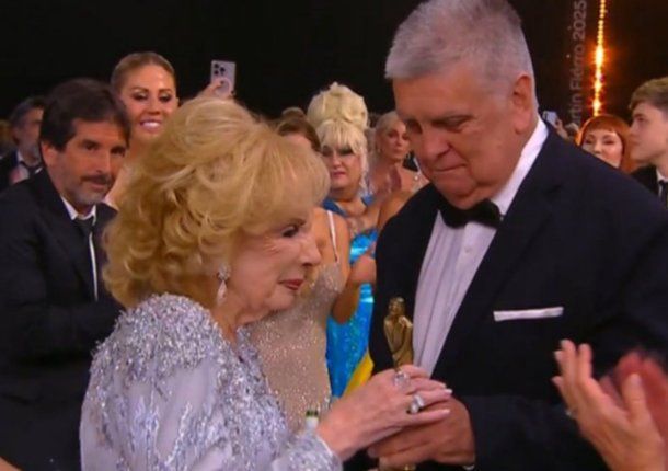 El particular destalle en la silla de Mirtha Legrand en los Martín Fierro que no pasó inadvertido
