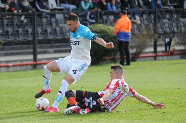Racing empató con Barracas Central y perdió la chance de acercarse a Atlético Tucumán