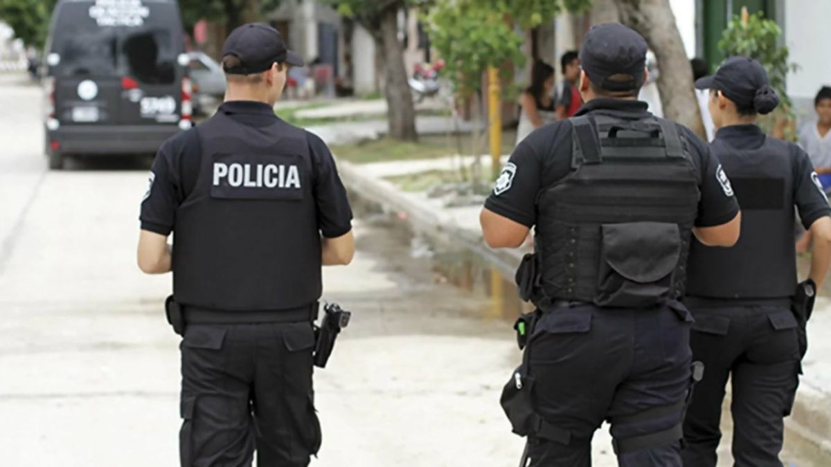 Descubrieron a dos policías teniendo sexo en el patrullero