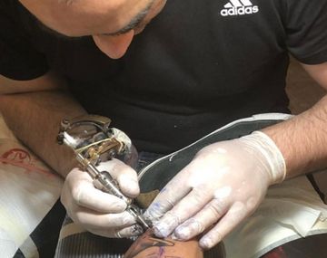 ¡Qué te hiciste! El llamativo tatuaje del hijo de Jorge Sampaoli