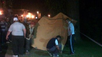 la barra de independiente fue a la casa de cantero para pedirle que renuncie la barra de independiente fue a la casa de cantero para pedirle que renuncie