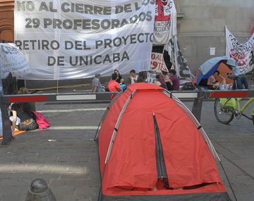 Formación docente: qué es la UniCABA que será ley y generó el rechazo de los gremios