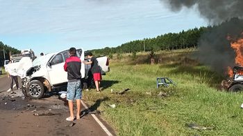 tragedia en corrientes: cuatro muertos tras un brutal choque frontal en la ruta 12 tragedia en corrientes: cuatro muertos tras un brutal choque frontal en la ruta 12