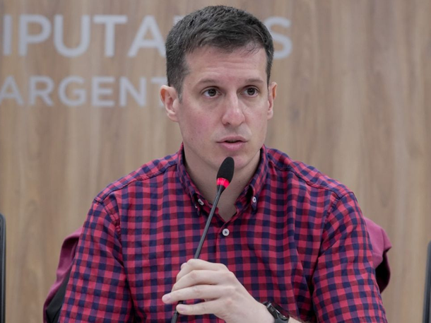 Denuncian la retención arbitraria del diputado Juan Marino en Bolivia