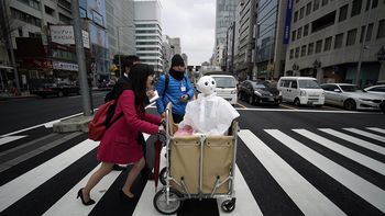 la historia de la mujer que vive con un robot la historia de la mujer que vive con un robot