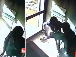 video: lo apunalaron por la espalda cuando sacaba dinero del cajero video: lo apunalaron por la espalda cuando sacaba dinero del cajero