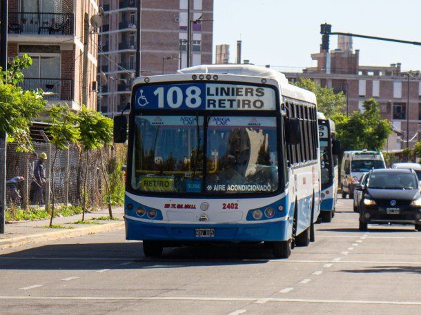 La línea 108 une el barrio porteño de Liniers con el barrio de Retiro 