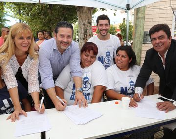 El PJ bonaerense junta firmas contra el tarifazo eléctrico