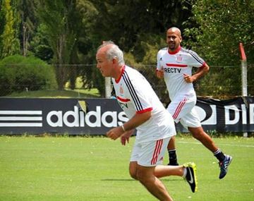 Se juntaron los ídolos: Sabella y Verón jugaron un partido 